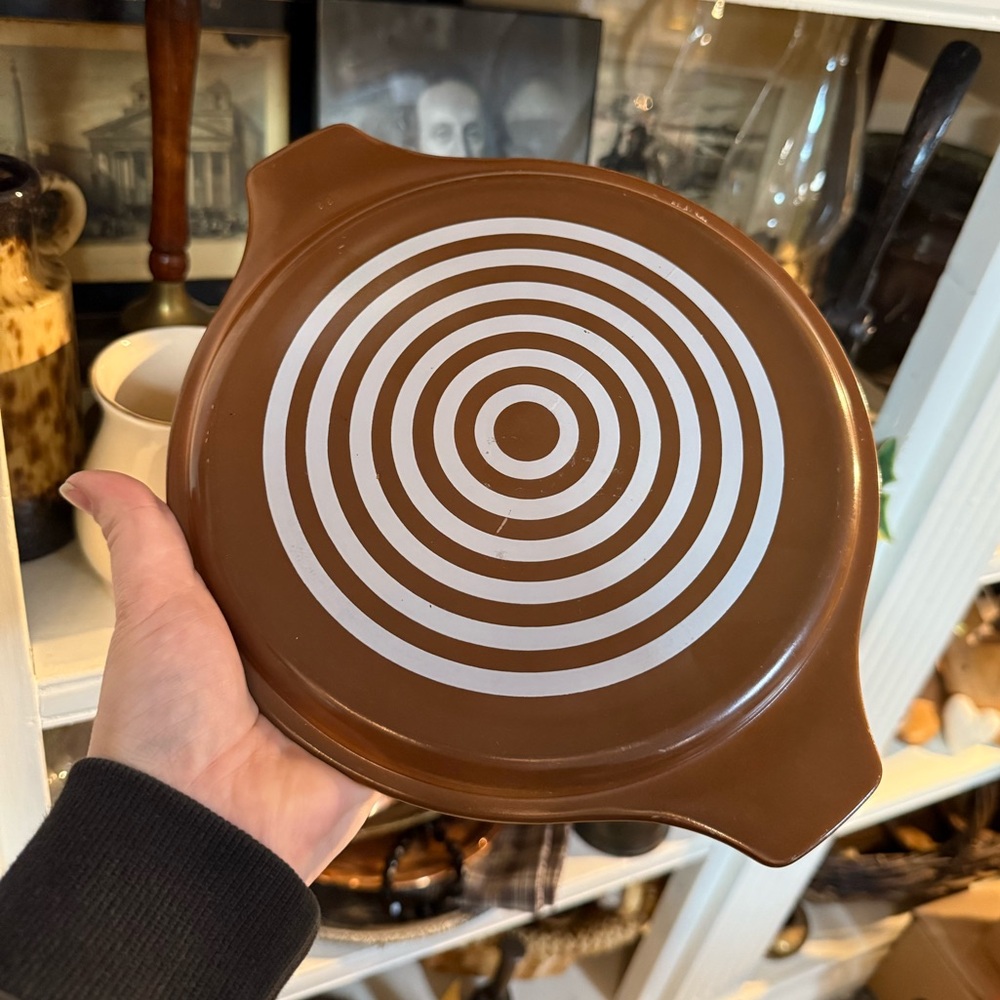Brown and White Striped Pyrex Lid